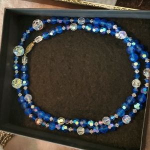 1960's blue & white crystal? Beads vintage beautiful necklace